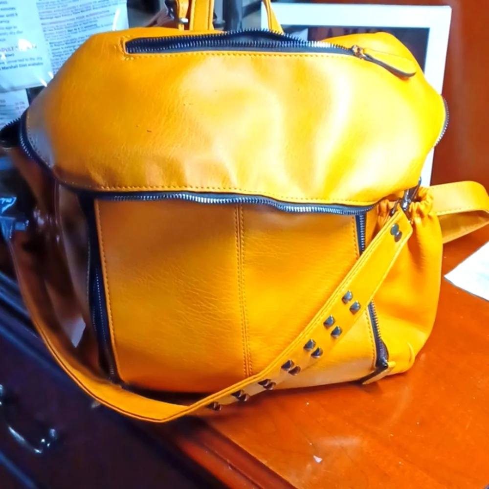 Backpack - Picture 1 of 3